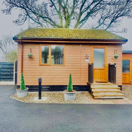 Cherry Cabin With Hot Tub York Exterior foto
