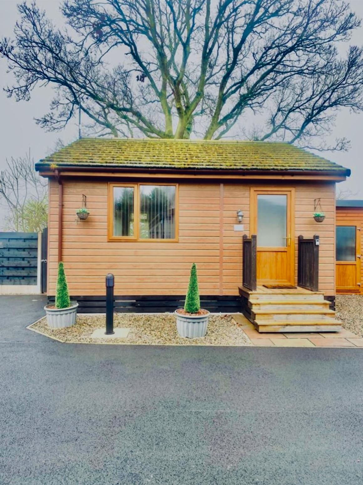 Cherry Cabin With Hot Tub York Exterior foto